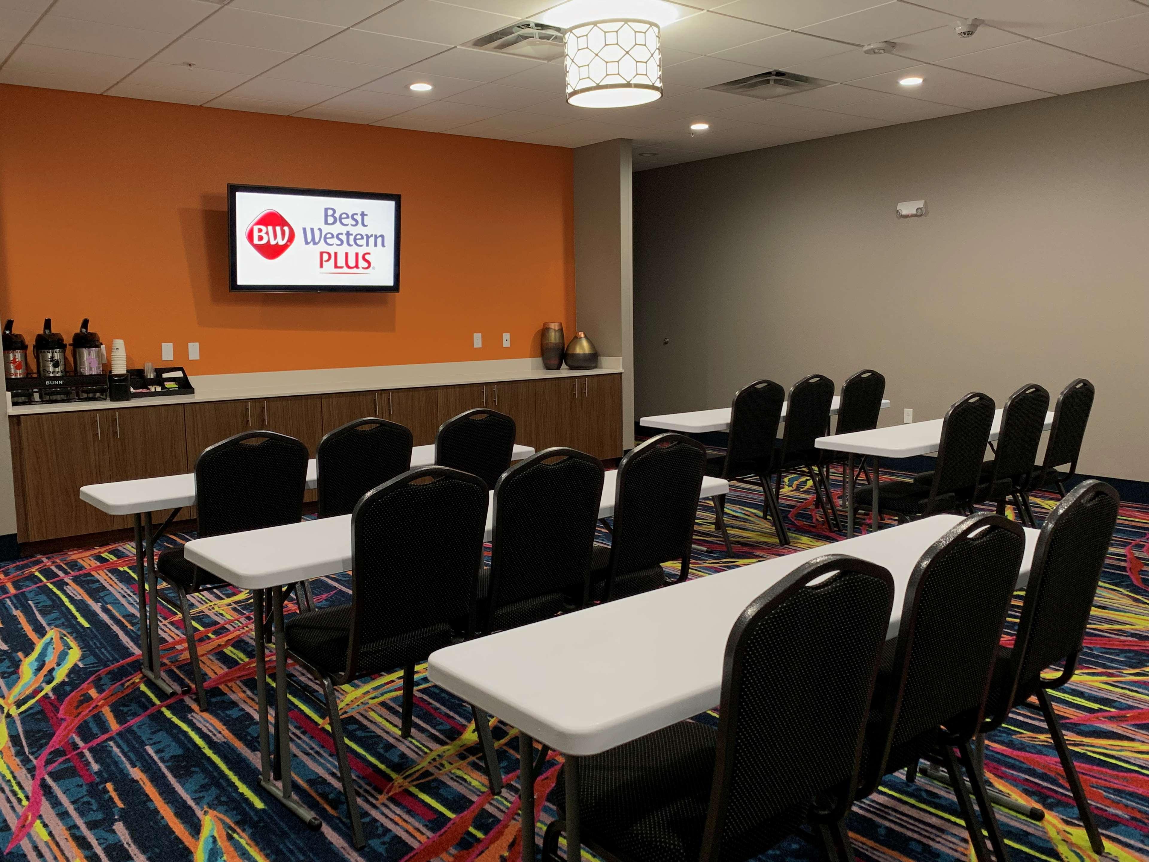 Best Western Plus Coweta'S 1St Hotel Buitenkant foto
