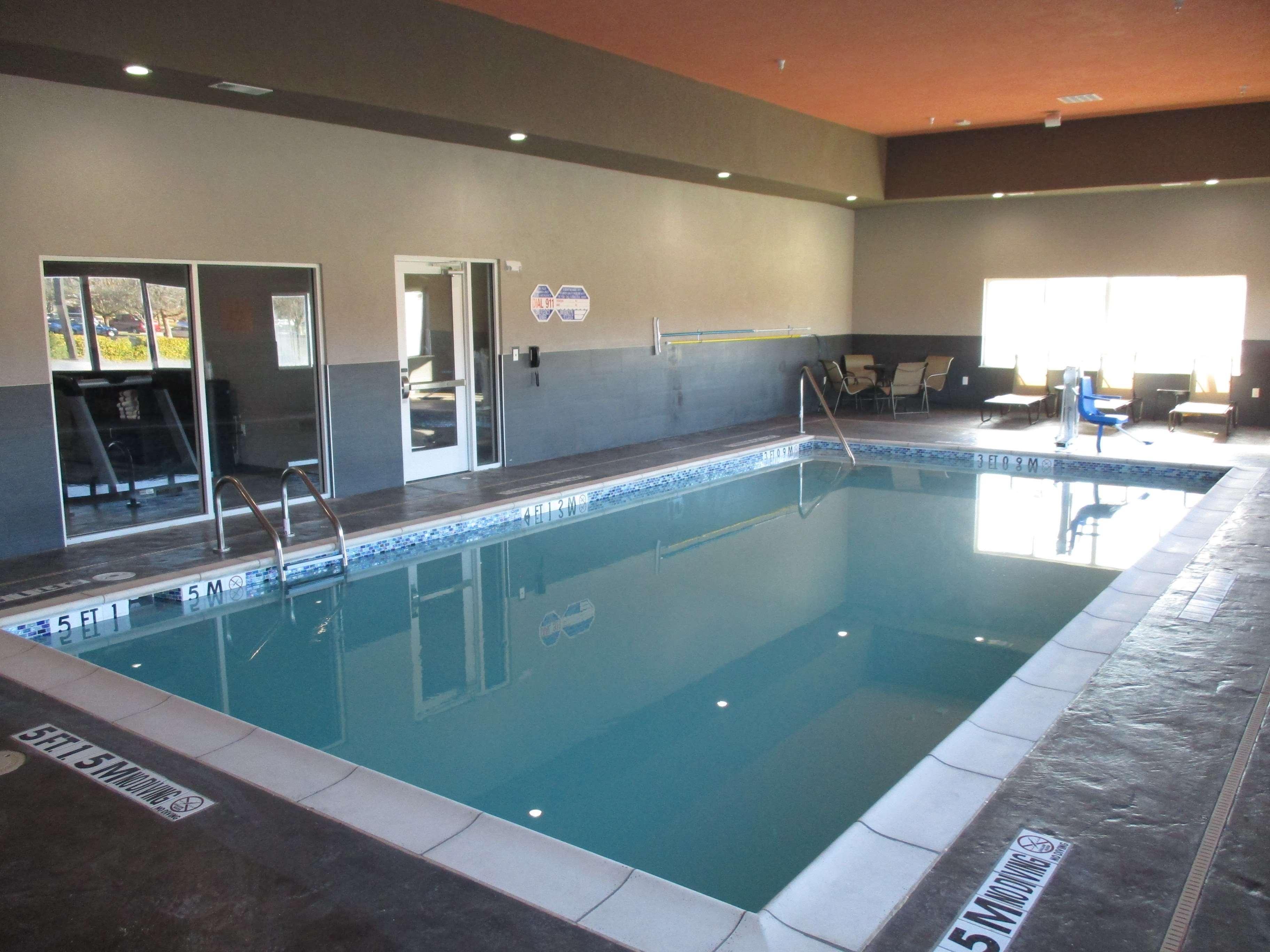 Best Western Plus Coweta'S 1St Hotel Buitenkant foto