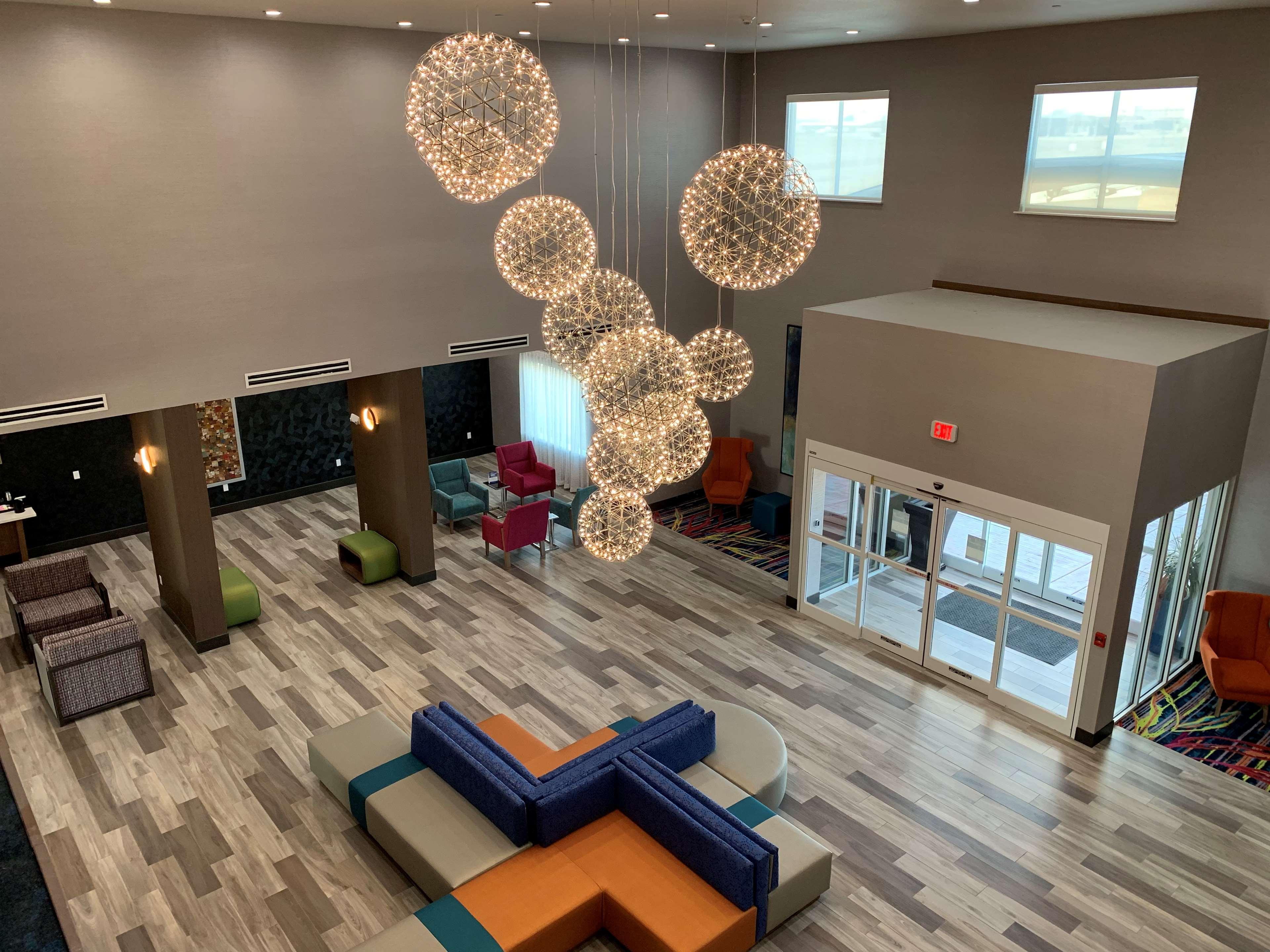 Best Western Plus Coweta'S 1St Hotel Buitenkant foto