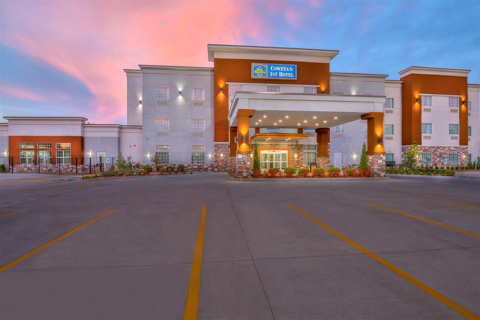 Best Western Plus Coweta'S 1St Hotel Buitenkant foto