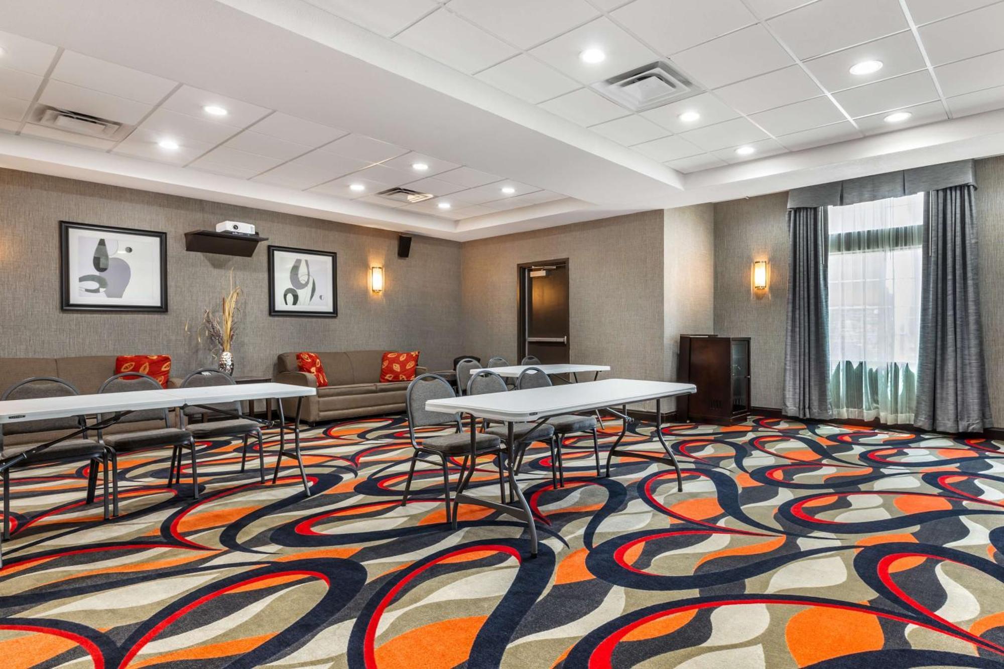 Best Western Plus Coweta'S 1St Hotel Buitenkant foto
