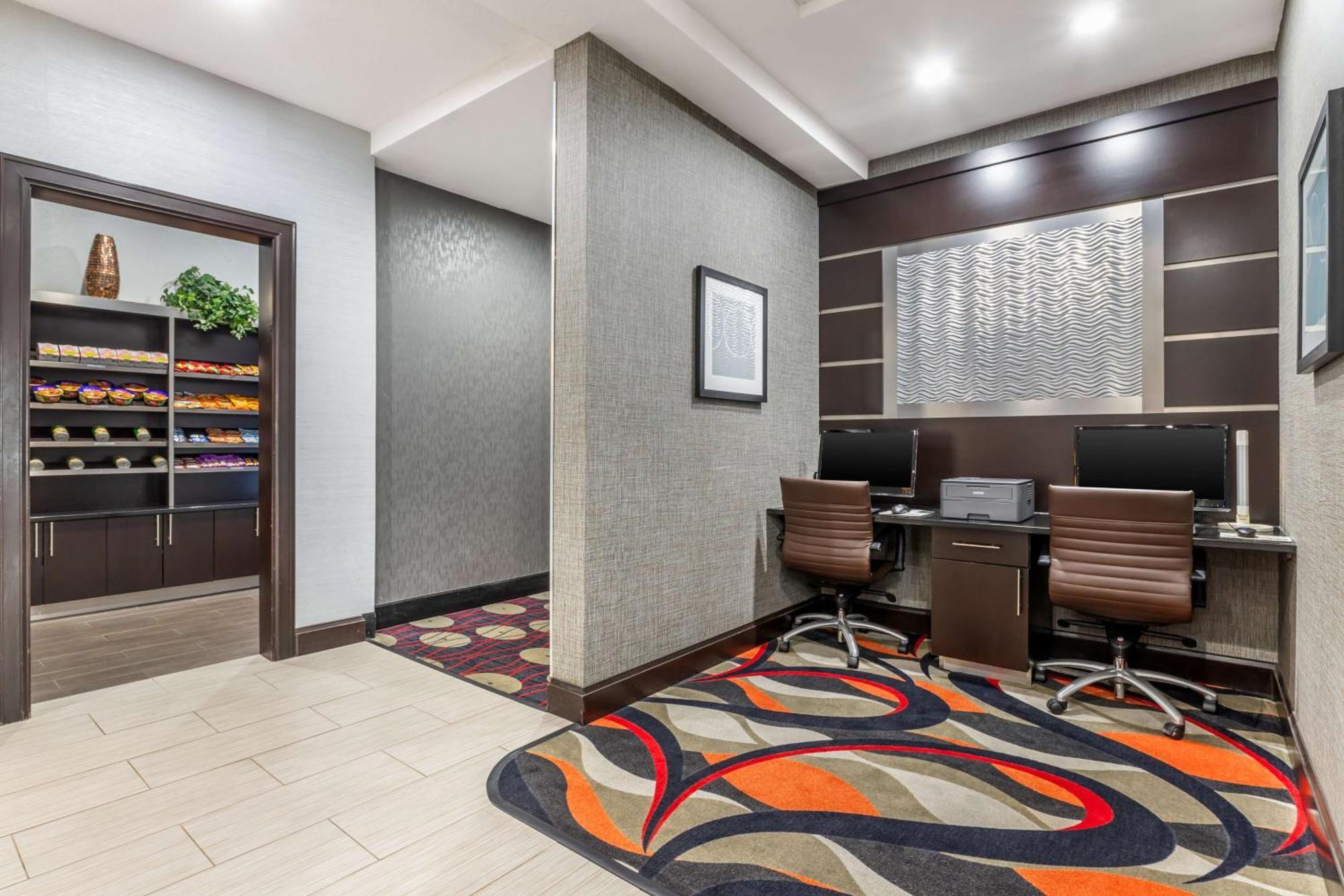 Best Western Plus Coweta'S 1St Hotel Buitenkant foto