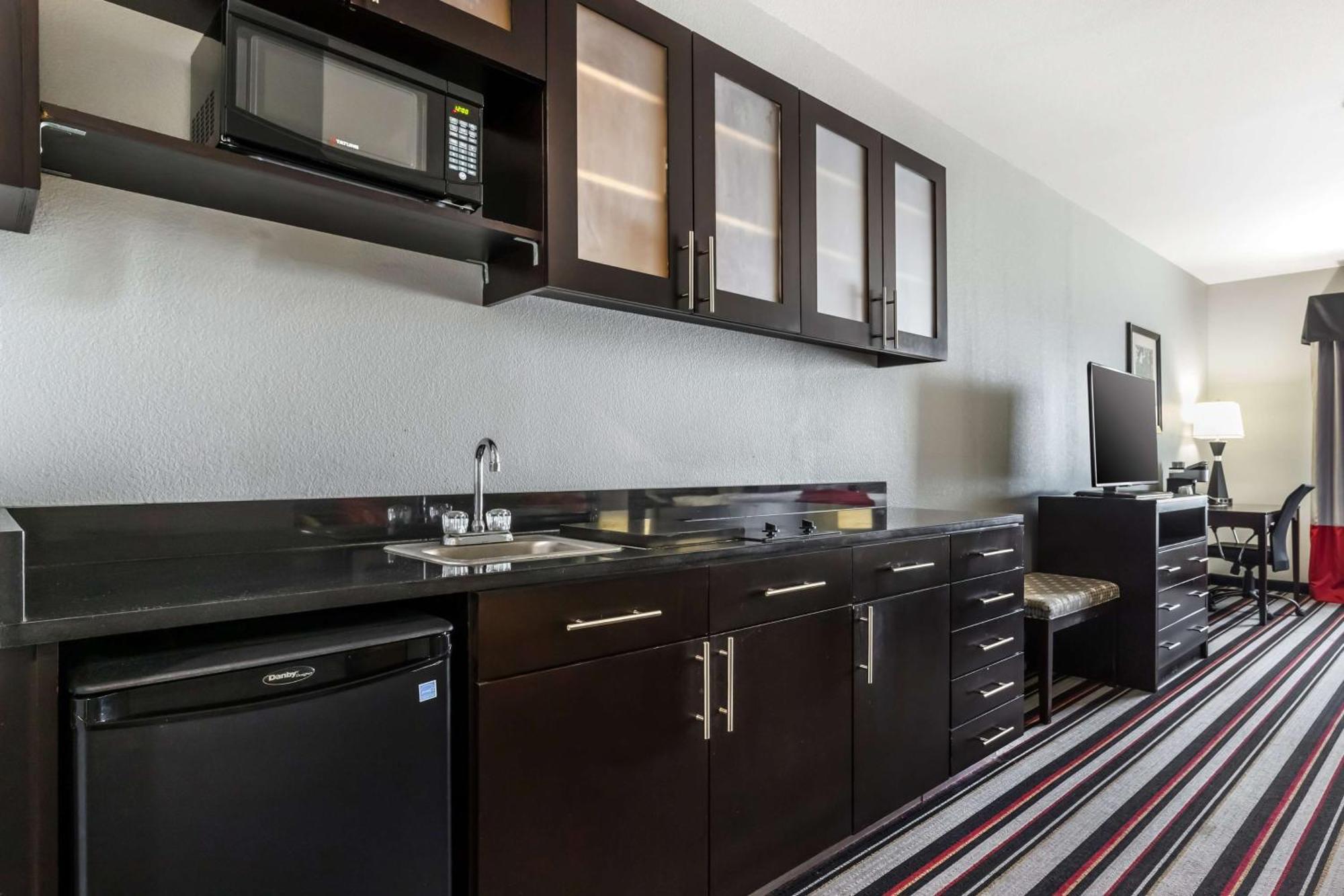 Best Western Plus Coweta'S 1St Hotel Buitenkant foto
